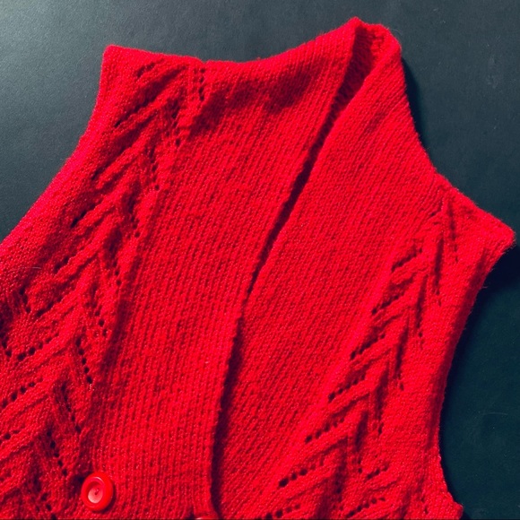 k n i t :: Vintage Hand Made Cable Knit Pointelle Sweater Vest - Picture 4 of 12